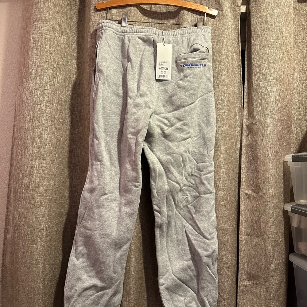 NWT Women's 7 Day Active Classic Gray Crewneck Sweatshirt and Sweatpants SET - Picture 6 of 7